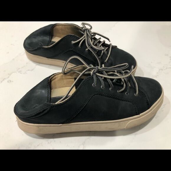 OluKai woman’s Leather Sneakers Dark Blue Lace Up Size 7 Drop-in-heel - Picture 1 of 6